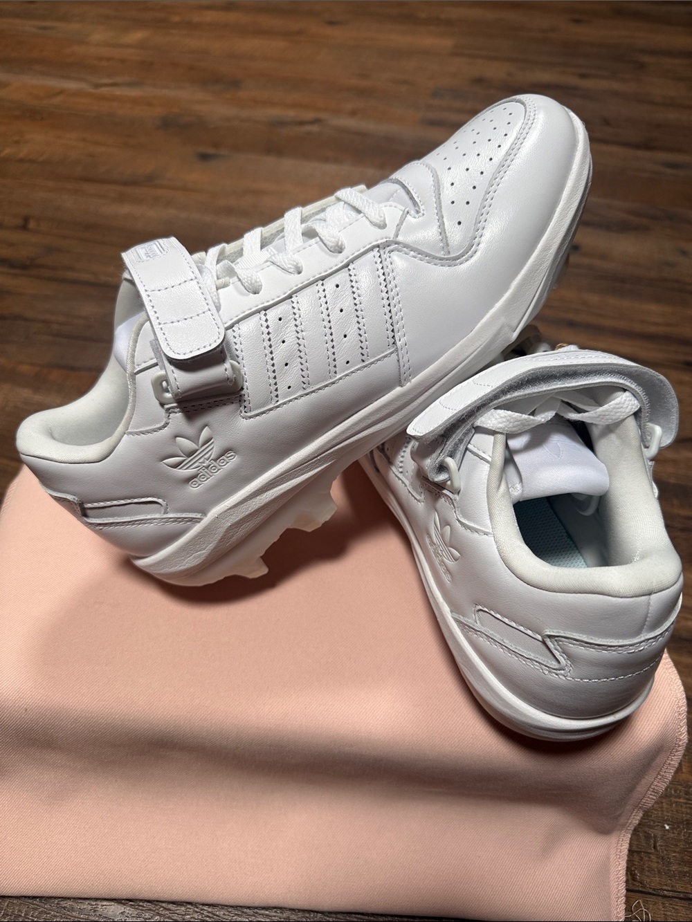 ADIDAS FORUM TPU “RETRO” BASEBALL CLEATS